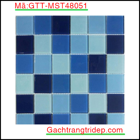 Gach-mosaic-thuy-tinh-chip-48x48x4mm-3-mau-hon-hop-GTT-MST48051